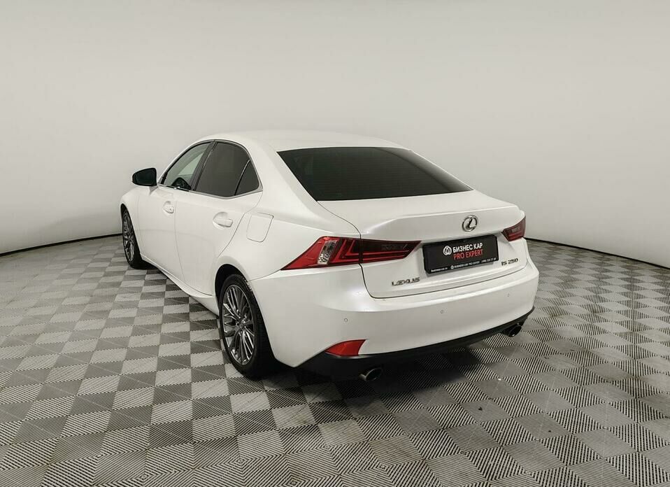 Lexus IS 250 2.5 AT (208 л.с.)