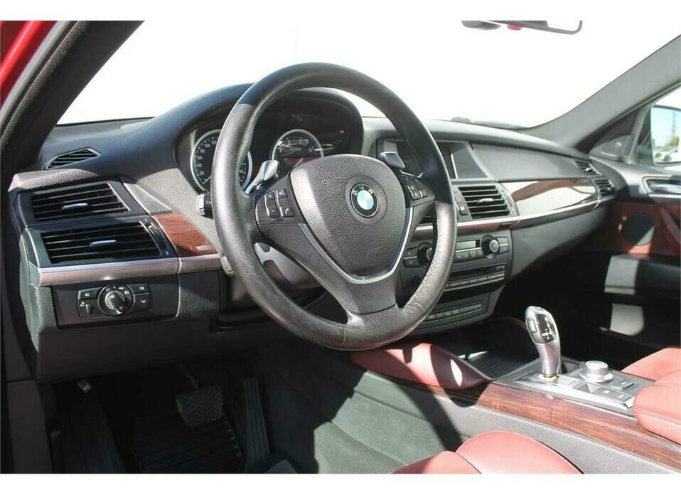 BMW X6 M 4.4 AT (555 л.с.) 4WD