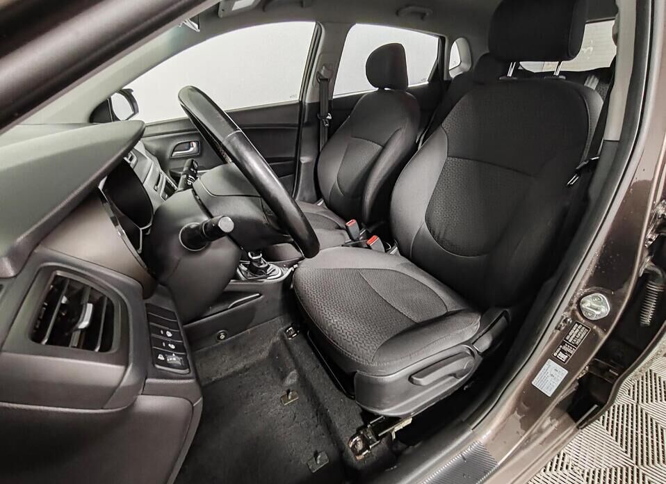 Kia Rio, III Рестайлинг 1.4 MT (107 л.с.)
