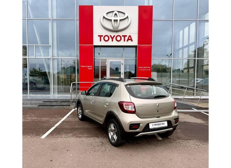 Renault Sandero Stepway 1.6 MT (82 л.с.)