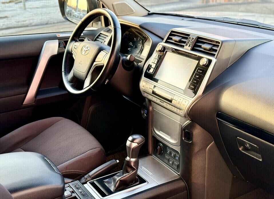 Toyota Land Cruiser Prado, 150 Series Рестайлинг 2 2.8d AT (177 л.с.) 4WD