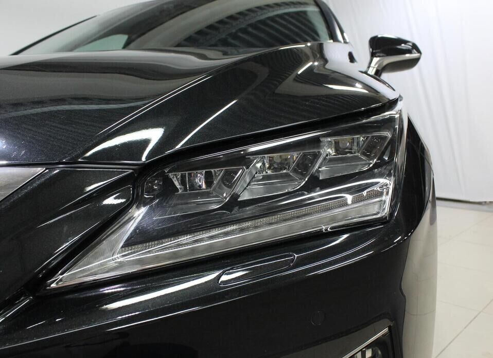 Lexus RX, IV 200t 2.0 AT (238 л.с.) 4WD