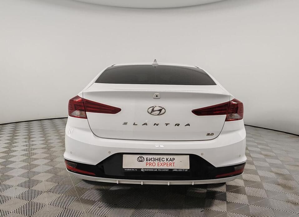 Hyundai Elantra, VI (AD) Рестайлинг 2.0 AT (150 л.с.)