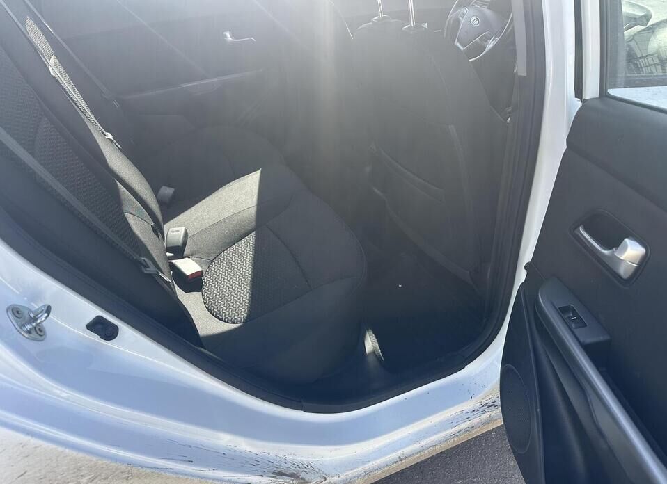 Kia Rio, III Рестайлинг 1.6 AT (123 л.с.)