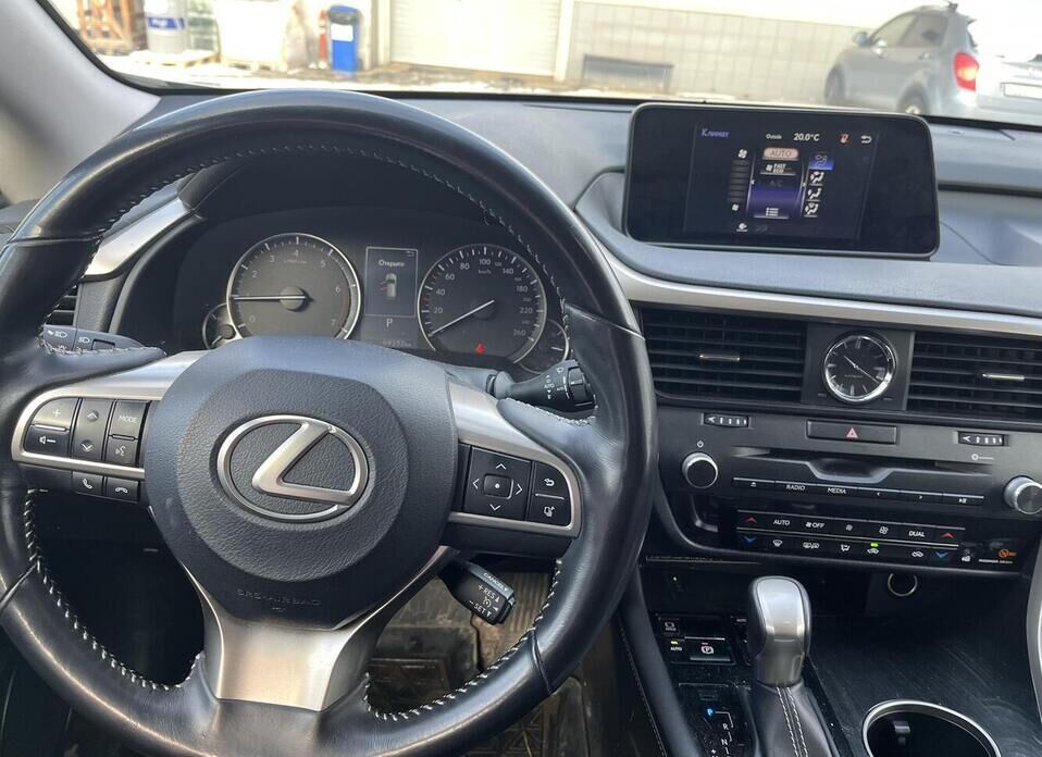 Lexus RX, IV 300 2.0 AT (238 л.с.) 4WD