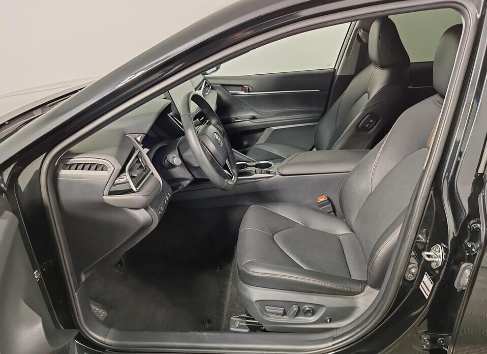Toyota Camry, VIII (XV70) Рестайлинг 2.5 AT (206 л.с.)