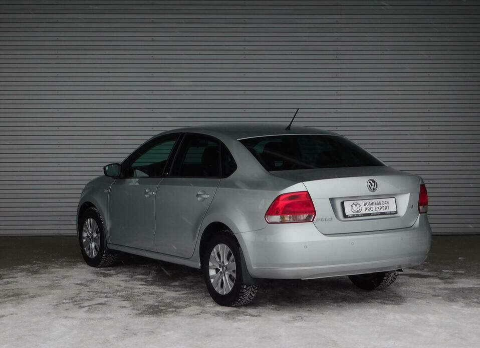 Volkswagen Polo 1.6 AT (105 л.с.)