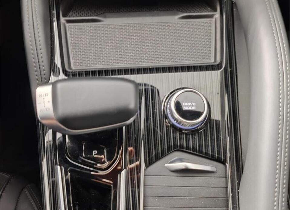 Geely Monjaro 2.0 AT (238 л.с.) 4WD