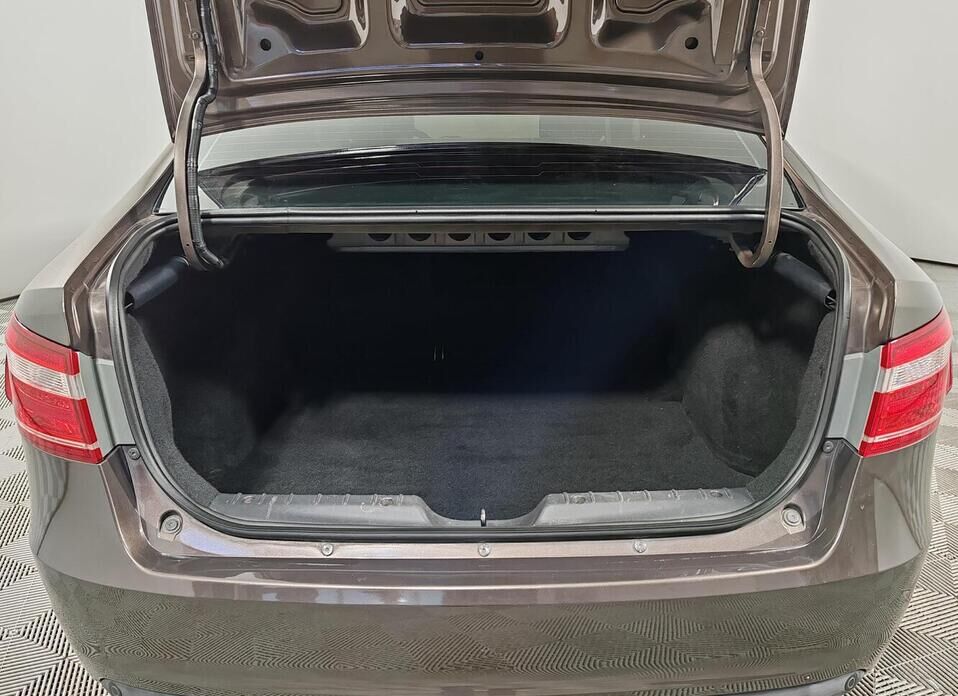 LADA (ВАЗ) Vesta, I 1.6 MT (106 л.с.)