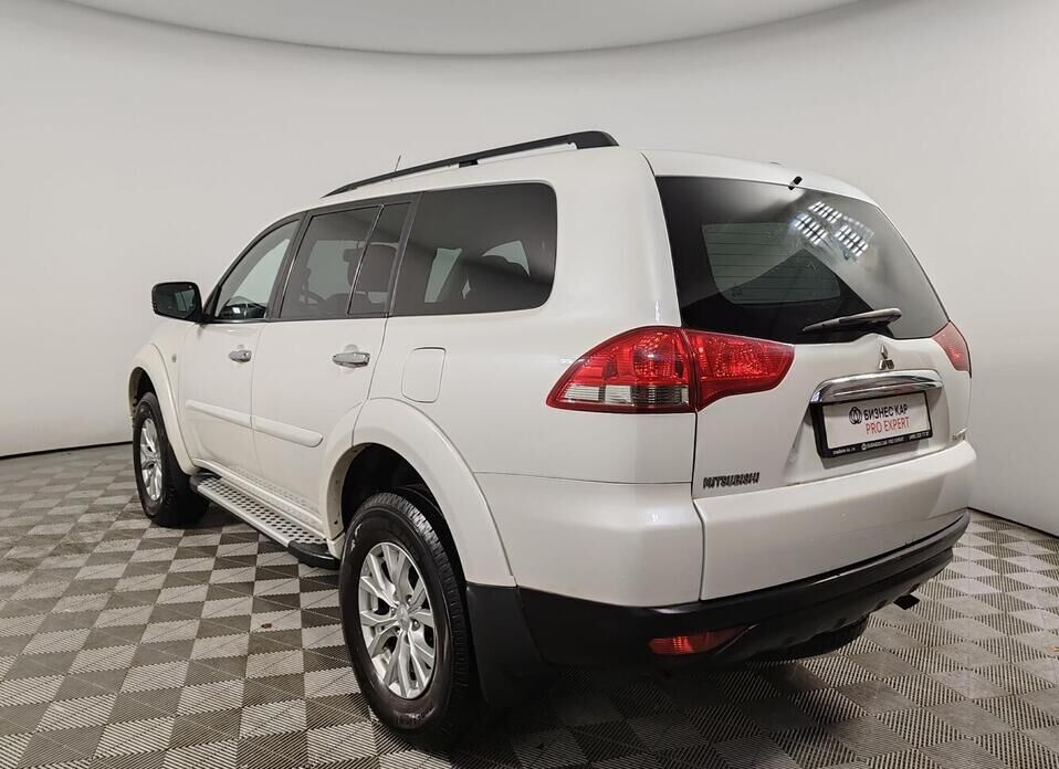 Mitsubishi Pajero Sport, II Рестайлинг 2.5d AT (178 л.с.) 4WD