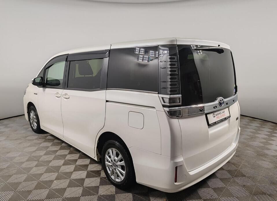 Toyota Voxy, III (R80) 1.8hyb CVT (99 л.с.)