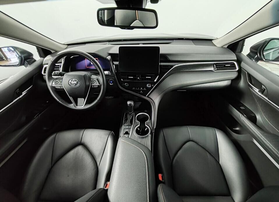 Toyota Camry 2.5 AT (209 л.с.)