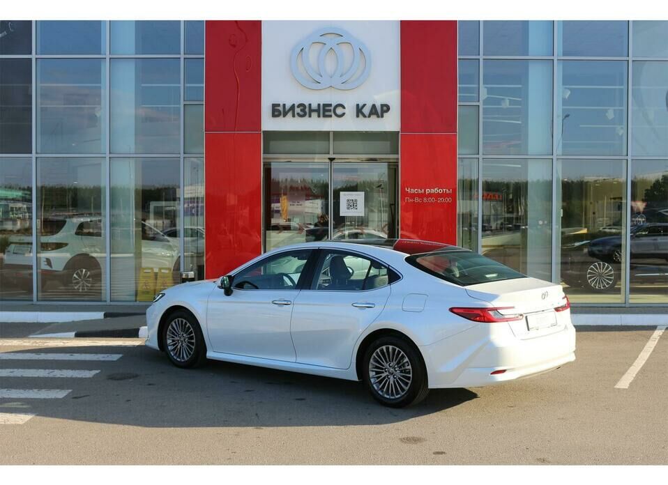 Toyota Camry 2.0 CVT (173 л.с.)