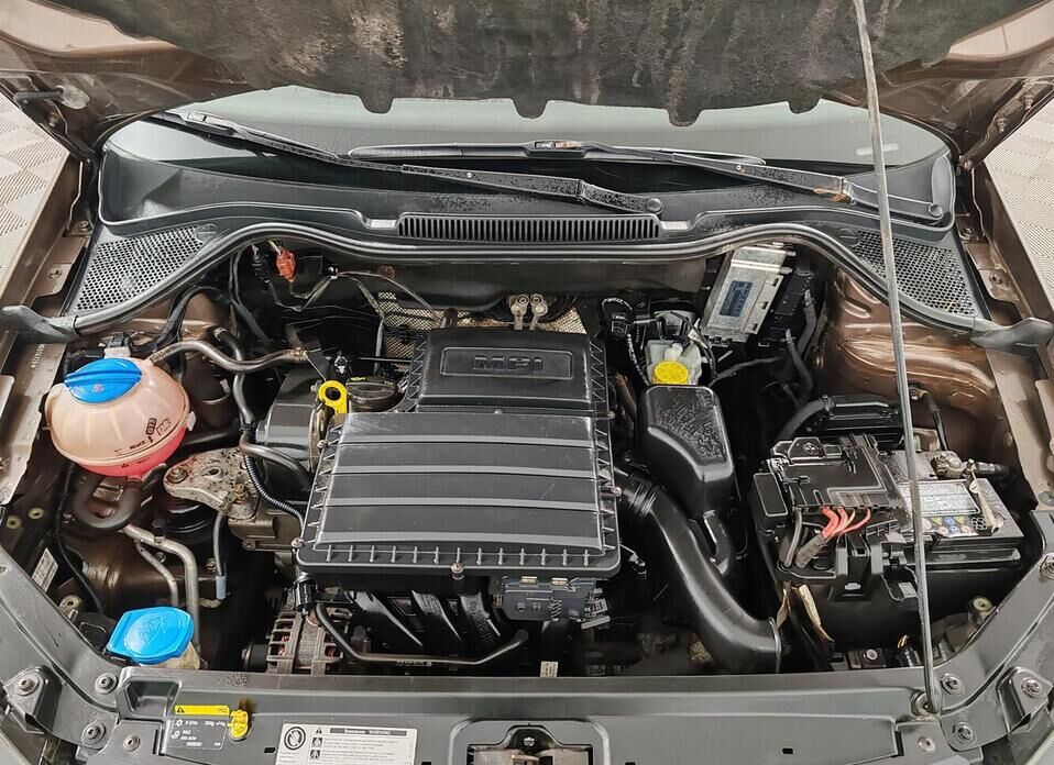 Volkswagen Polo, V Рестайлинг 1.6 AT (110 л.с.)