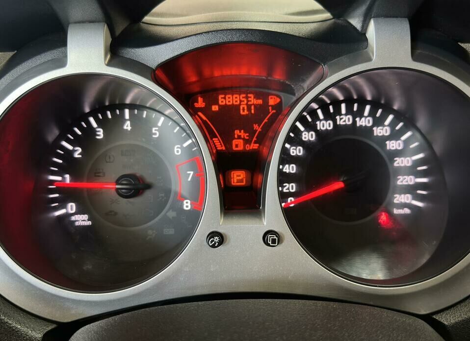 Nissan Juke 1.6 CVT (117 л.с.)