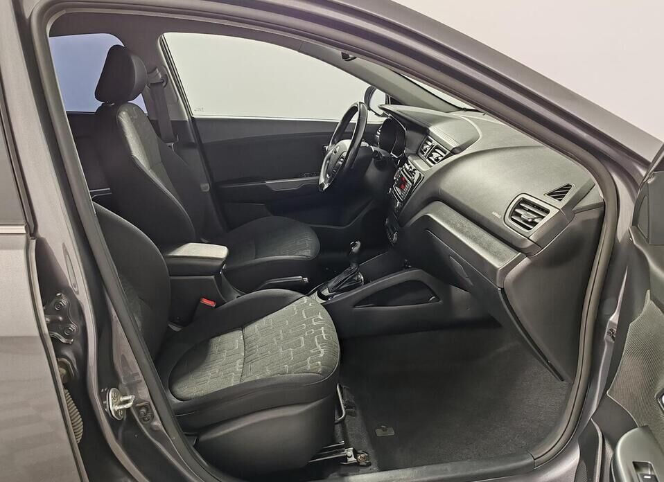 Kia Rio 1.6 AT (123 л.с.)