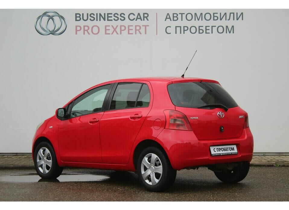 Toyota Yaris 1.3 AT (87 л.с.)