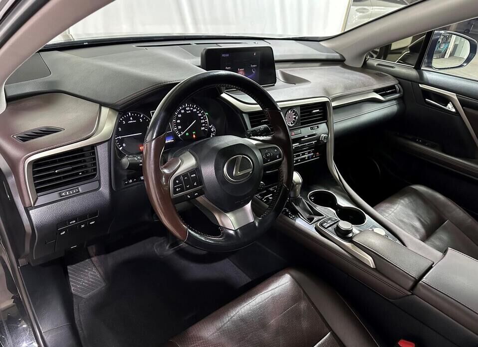 Lexus RX, IV 200t 2.0 AT (238 л.с.) 4WD