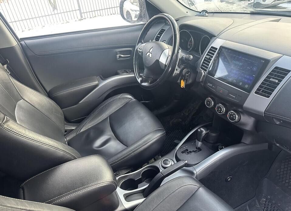 Mitsubishi Outlander, II Рестайлинг 2.0 CVT (147 л.с.) 4WD