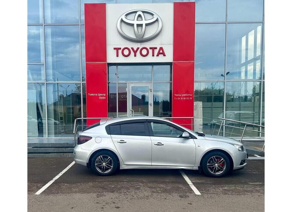 Chevrolet Cruze 1.6 MT (109 л.с.)