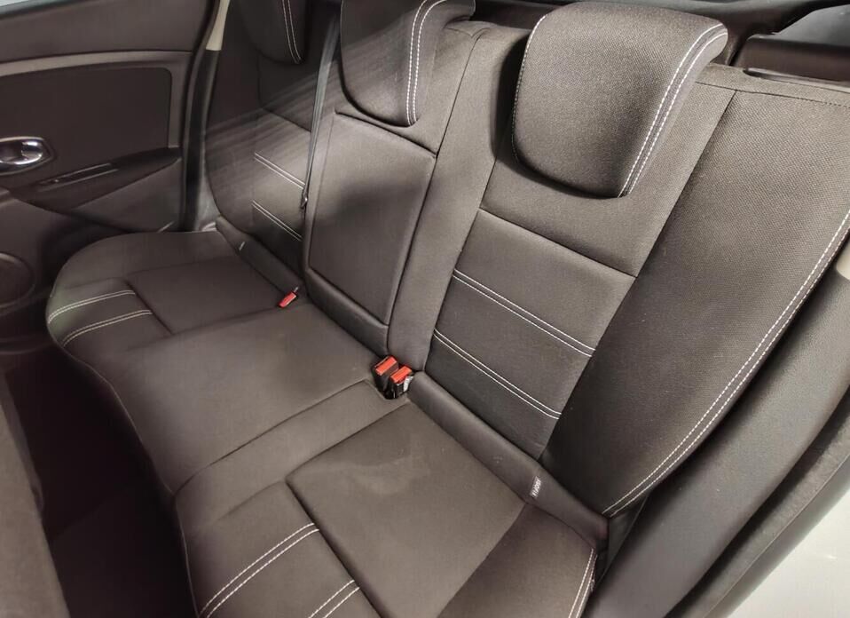 Renault Megane 1.6 CVT (114 л.с.)