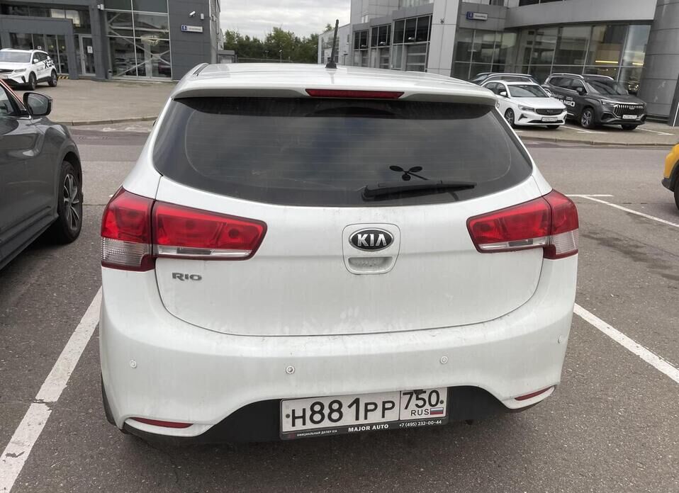 Kia Rio 1.6 AT (123 л.с.)
