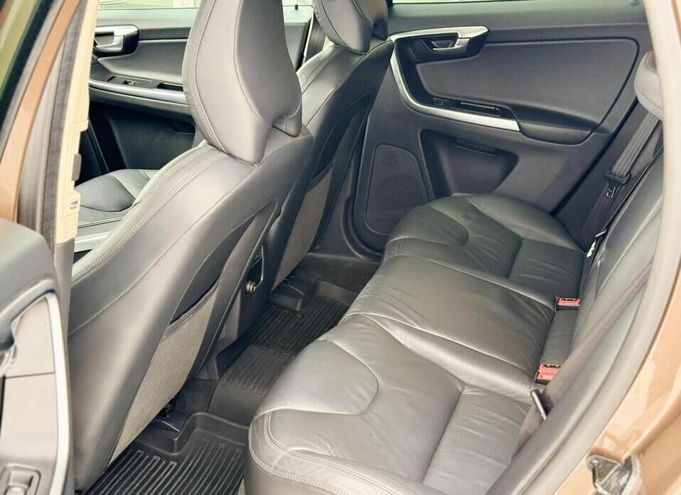 Volvo XC60, I 2.4d AT (215 л.с.) 4WD