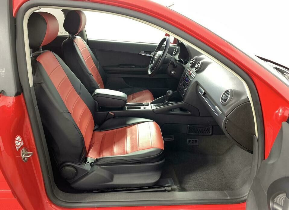 Audi A3 1.6 AT (102 л.с.)