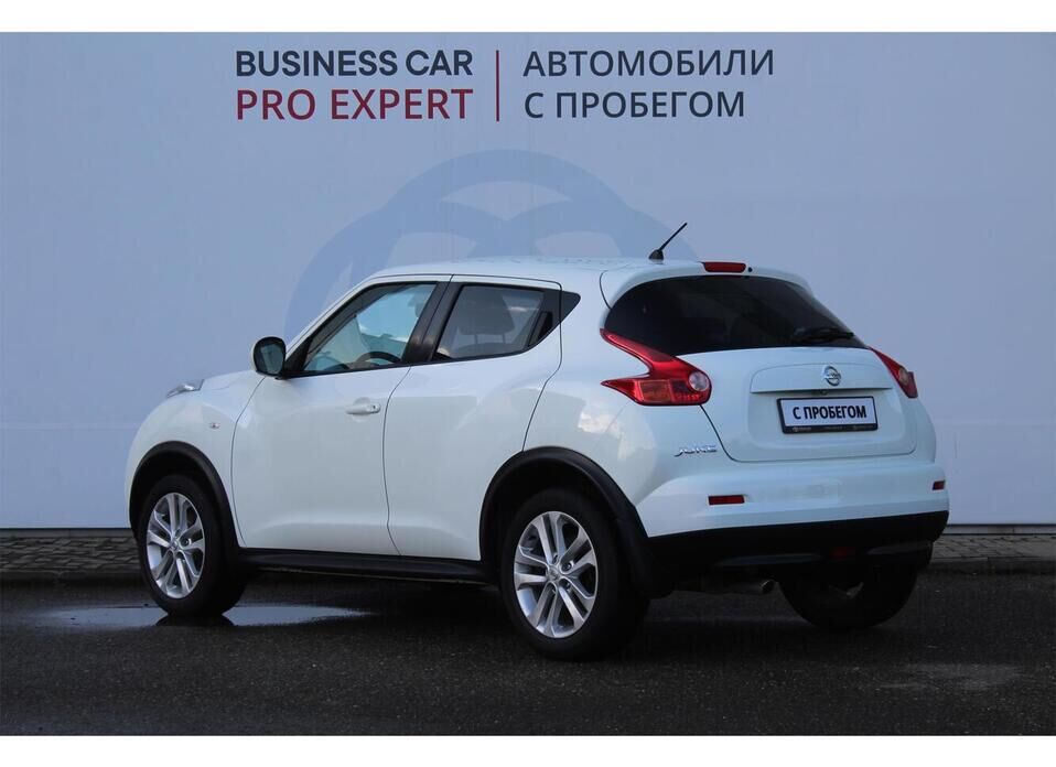 Nissan Juke, I 1.6 MT (117 л.с.)