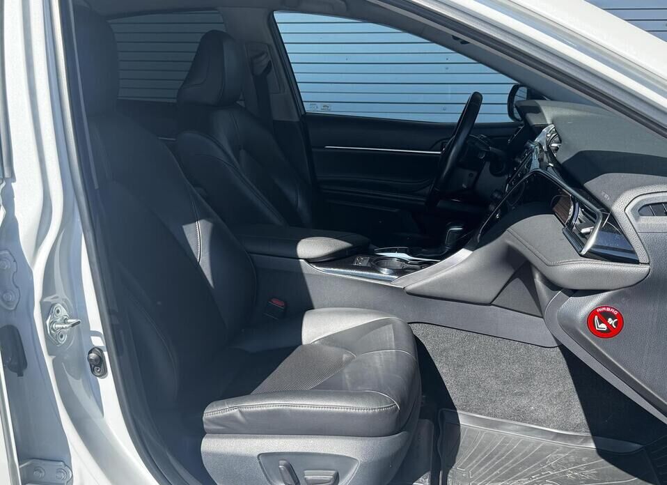 Toyota Camry, VIII (XV70) 2.5 AT (181 л.с.)