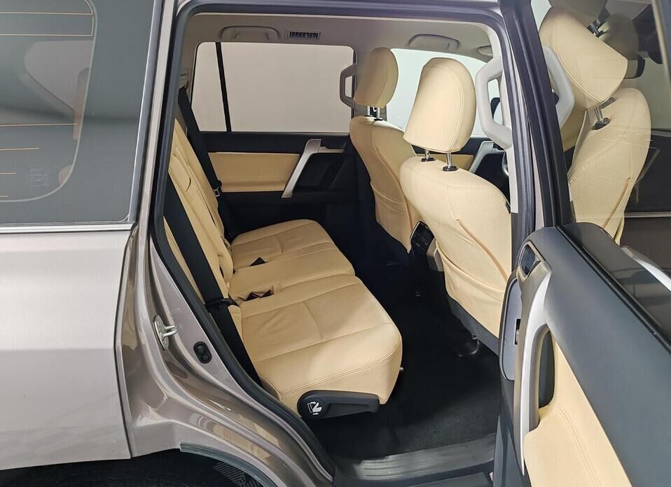 Toyota Land Cruiser Prado, 150 Series Рестайлинг 2 2.8d AT (177 л.с.) 4WD