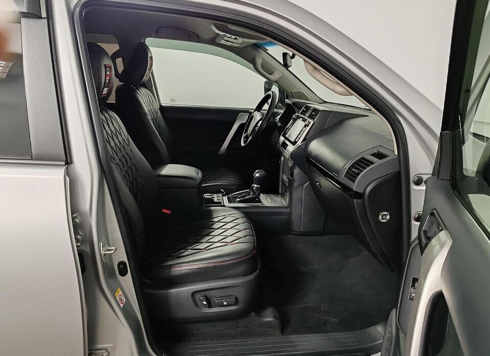 Toyota Land Cruiser Prado, 150 Series Рестайлинг 2 2.8d AT (177 л.с.) 4WD