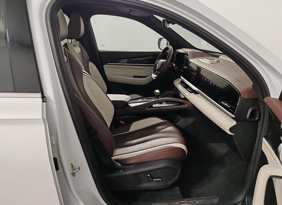 Geely Monjaro 2.0 AT (238 л.с.) 4WD