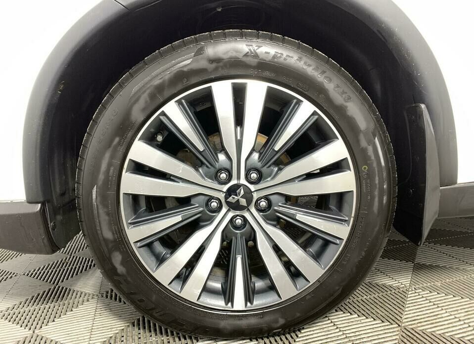 Mitsubishi Outlander 2.0 CVT (146 л.с.)