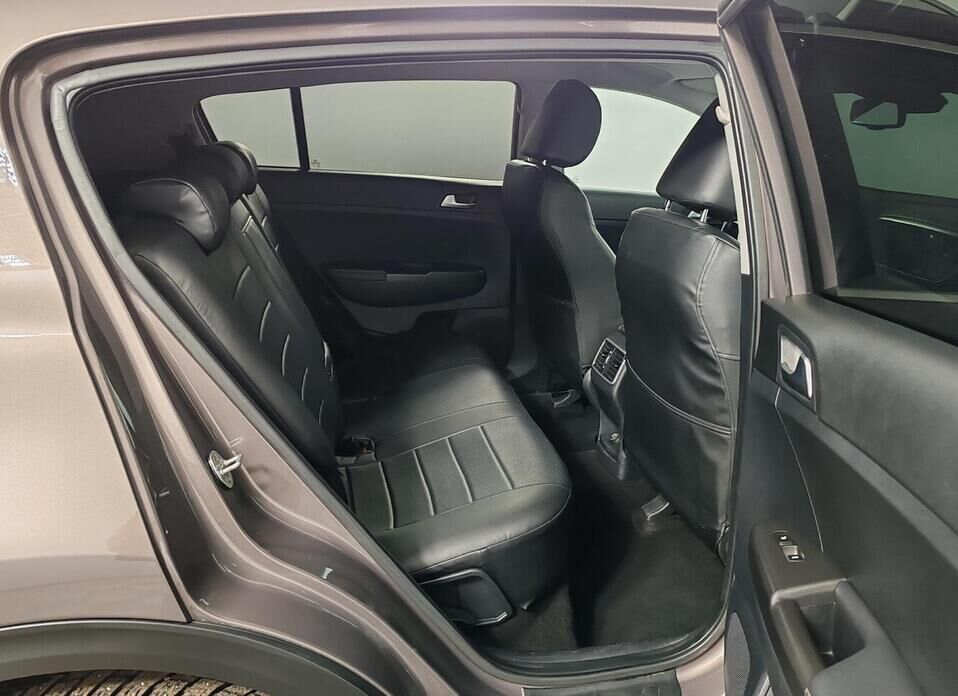 Kia Sportage, IV Рестайлинг 2.0 AT (150 л.с.)