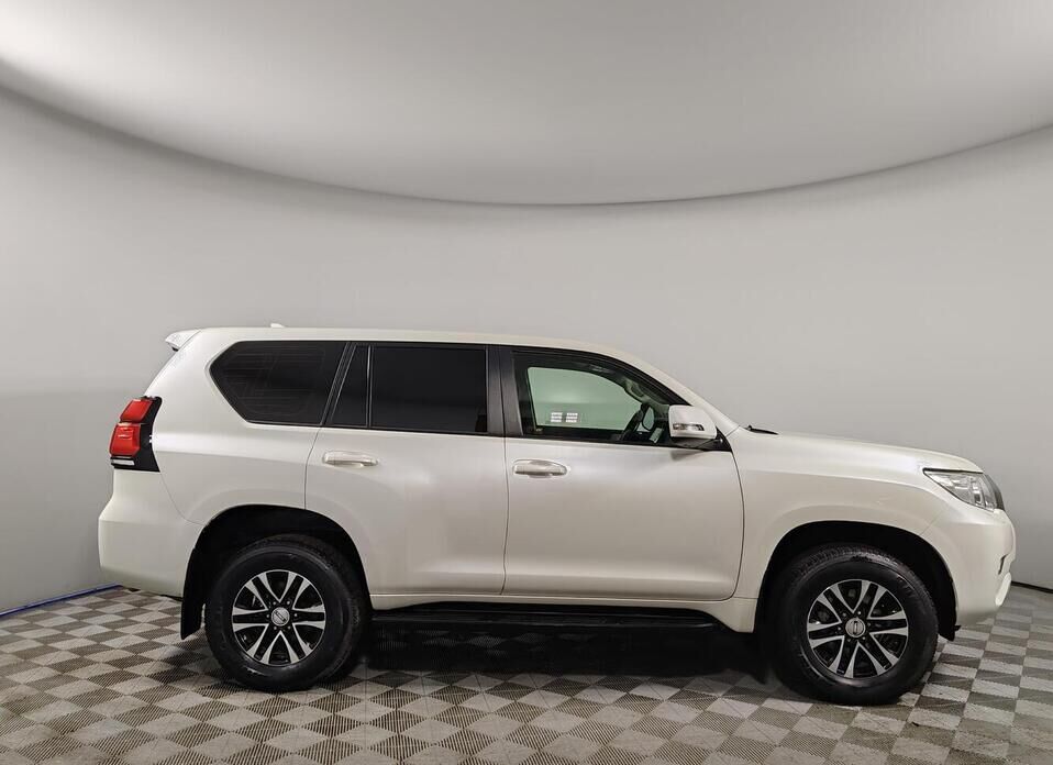 Toyota Land Cruiser Prado, 150 Series Рестайлинг 3 2.8d AT (200 л.с.) 4WD