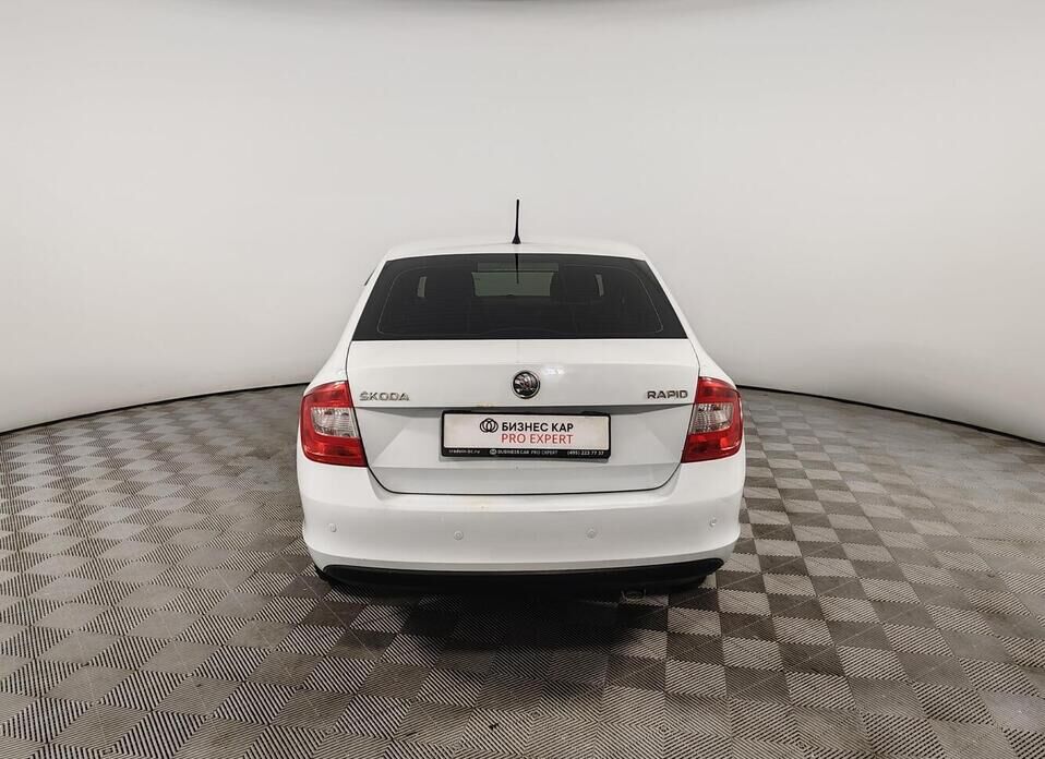 Skoda Rapid, I 1.6 MT (105 л.с.)
