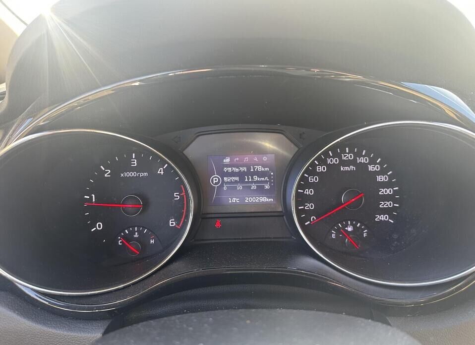 Kia Carnival, III 2.2d AT (202 л.с.)