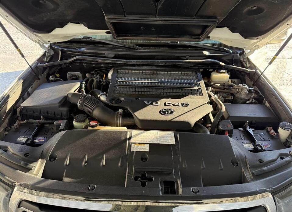 Toyota Land Cruiser, 200 Series Рестайлинг 1 4.5d AT (235 л.с.) 4WD