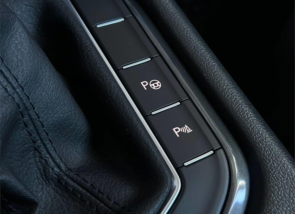 Volkswagen Tiguan, II 2.0d MT (150 л.с.) 4WD