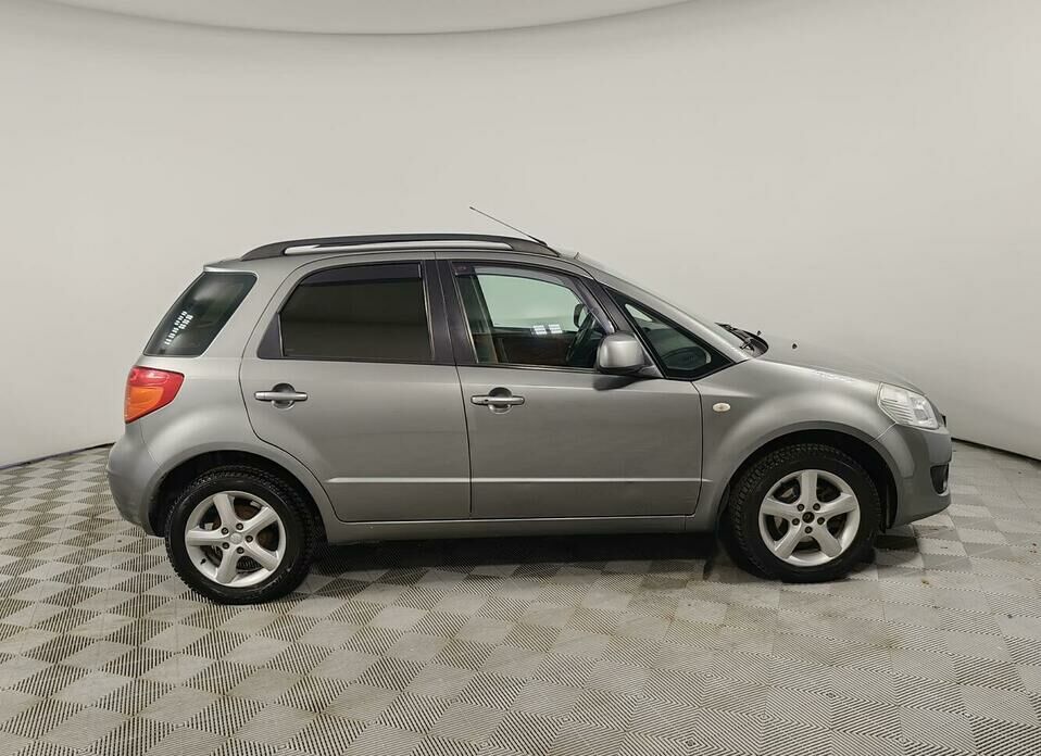 Suzuki SX4 1.6 AT (107 л.с.)