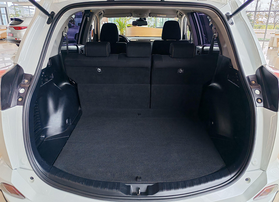 Toyota RAV4, IV (XA40) Рестайлинг 2.0 CVT (146 л.с.) 4WD