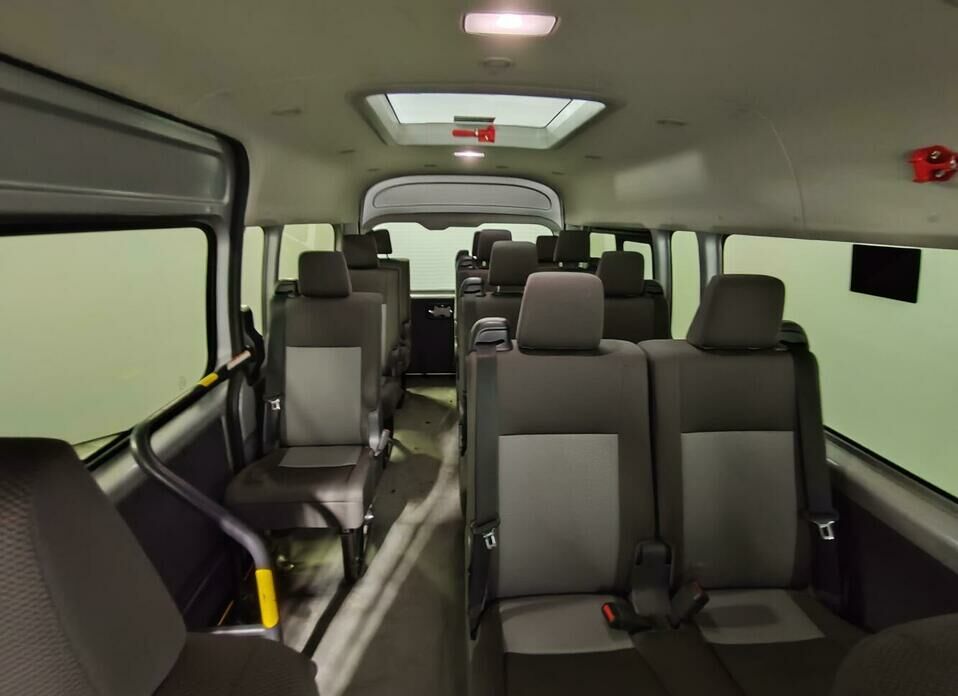 Toyota HiAce 2.8d MT (150 л.с.)