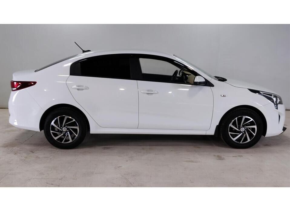 Kia Rio 1.6 AT (123 л.с.)