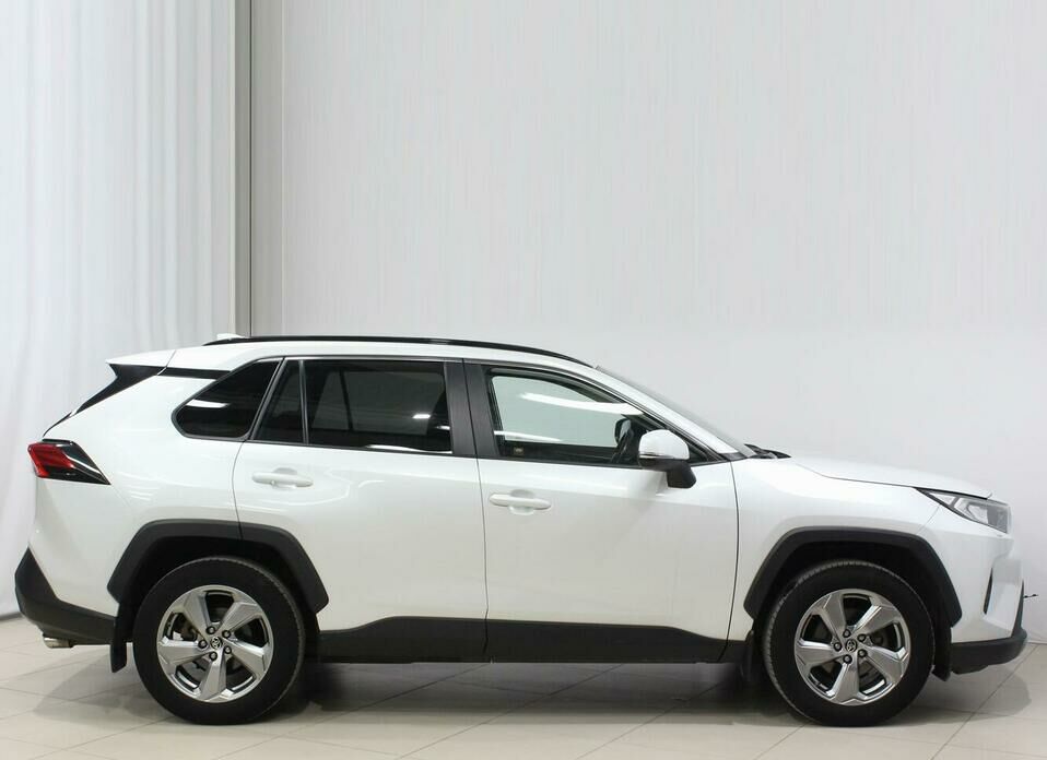 Toyota RAV4 2.0 CVT (149 л.с.)