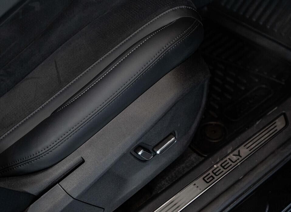 Geely Monjaro 2.0 AT (238 л.с.) 4WD