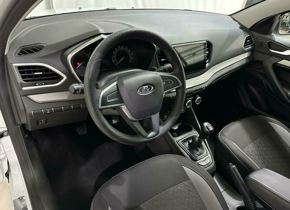 LADA (ВАЗ) Vesta 1.6 MT (90 л.с.)
