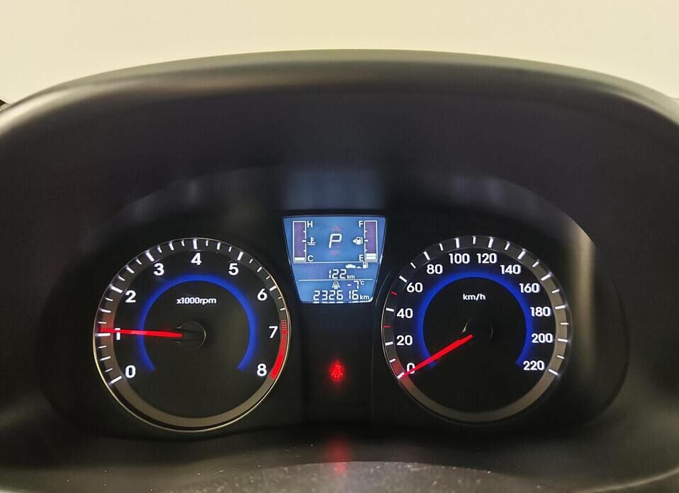 Hyundai Solaris, I Рестайлинг 1.6 AT (123 л.с.)