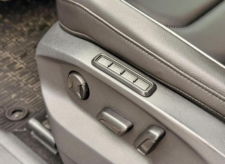 Volkswagen Tiguan, II Рестайлинг 2.0 AMT (180 л.с.) 4WD