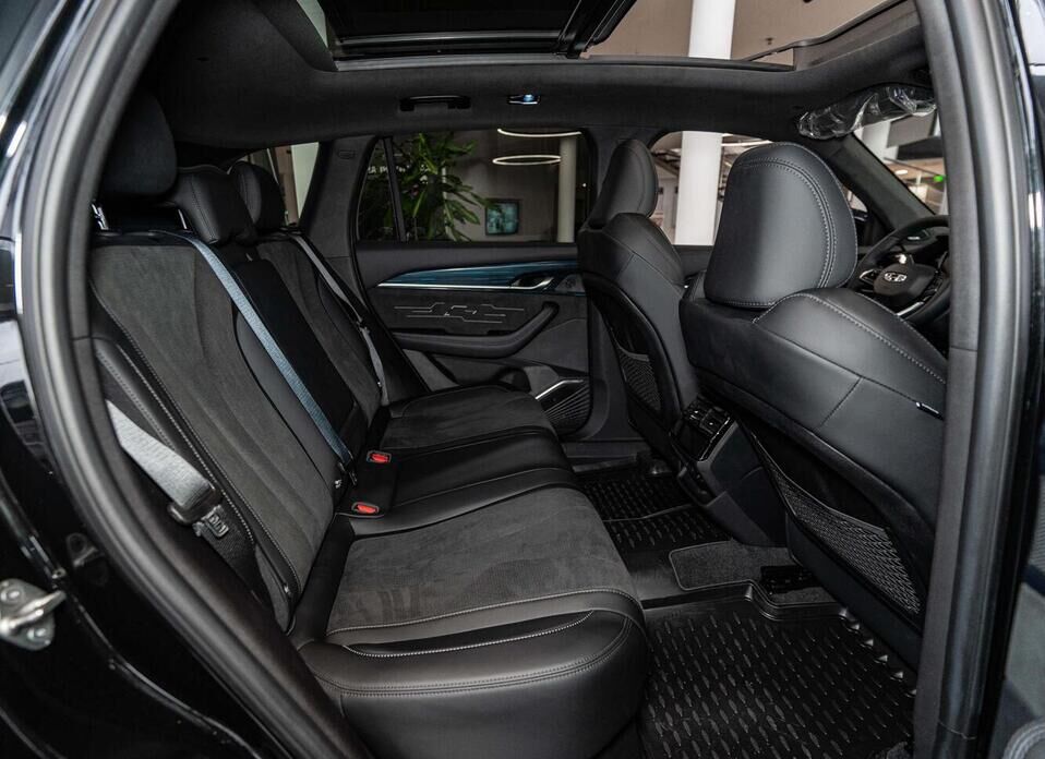 Geely Monjaro 2.0 AT (238 л.с.) 4WD